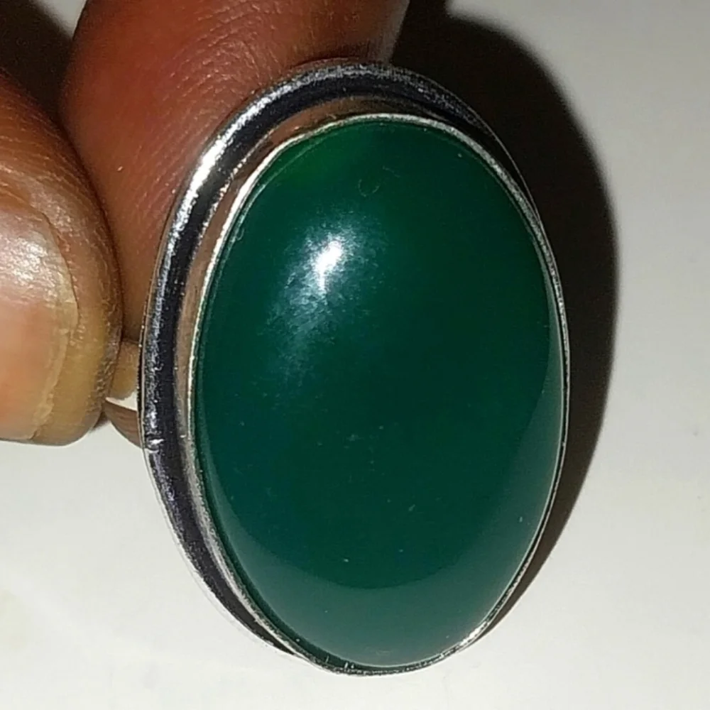 Elegant Unisex Silver and Green Gemstone Ring Sz 9